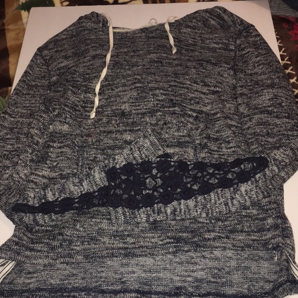 sweater - Picture 2 of 3